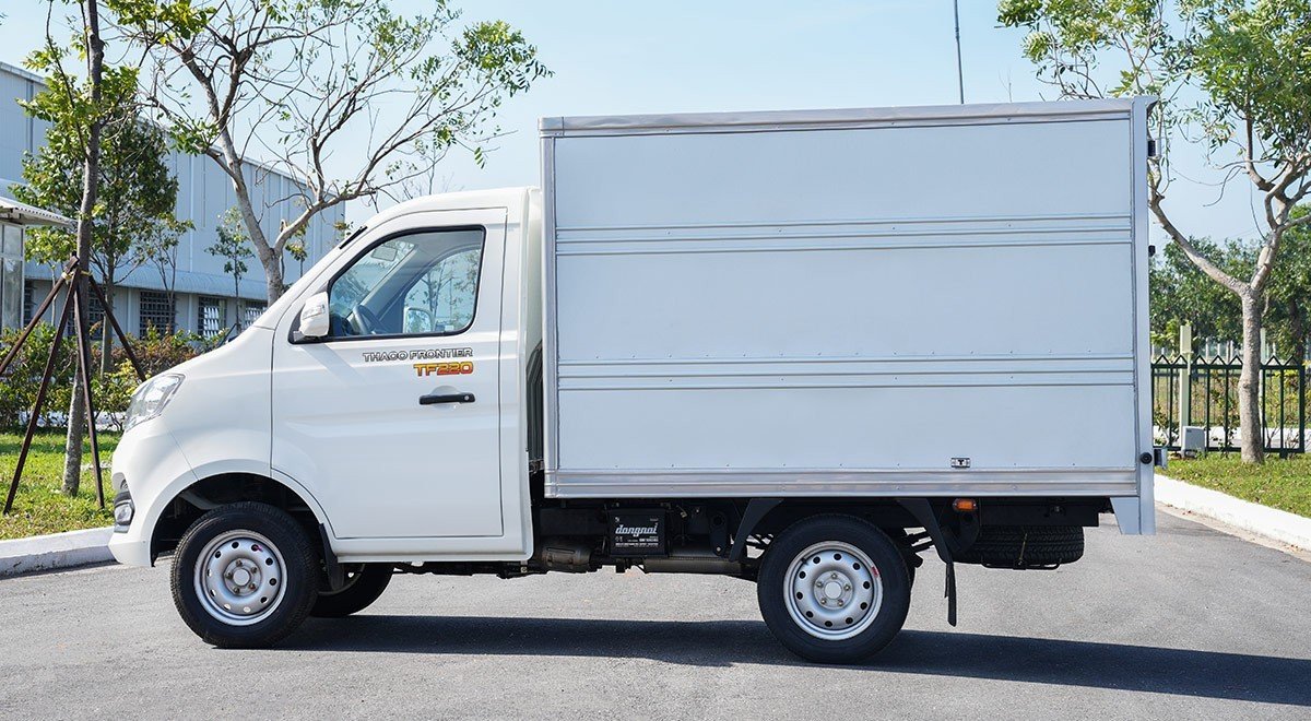 xe-tai-tf220-thung-kin12